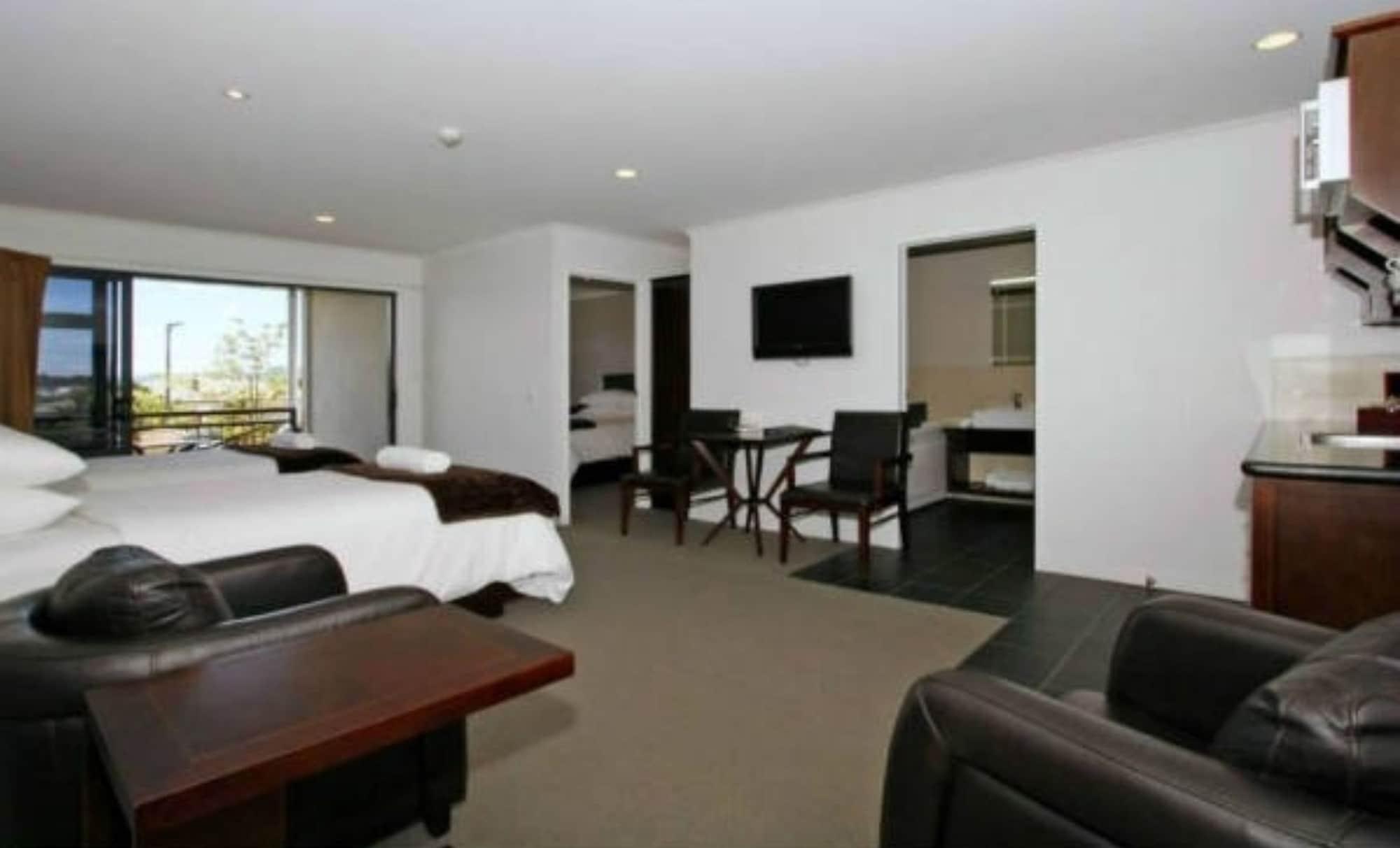 Aotea Motor Lodge Whanganui Exterior photo A suite at the hotel