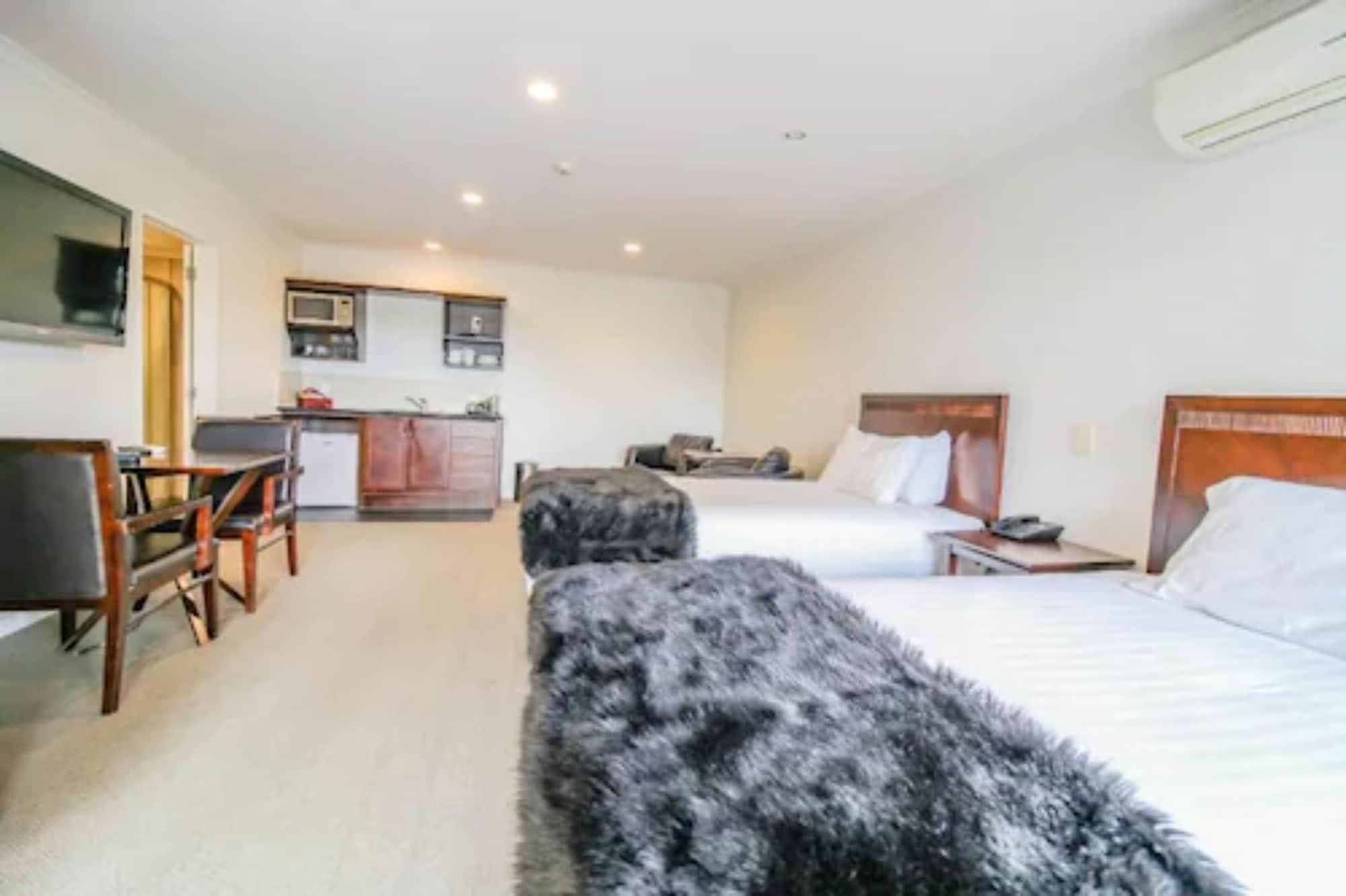 Aotea Motor Lodge Whanganui Exterior photo A studio apartment in Australia