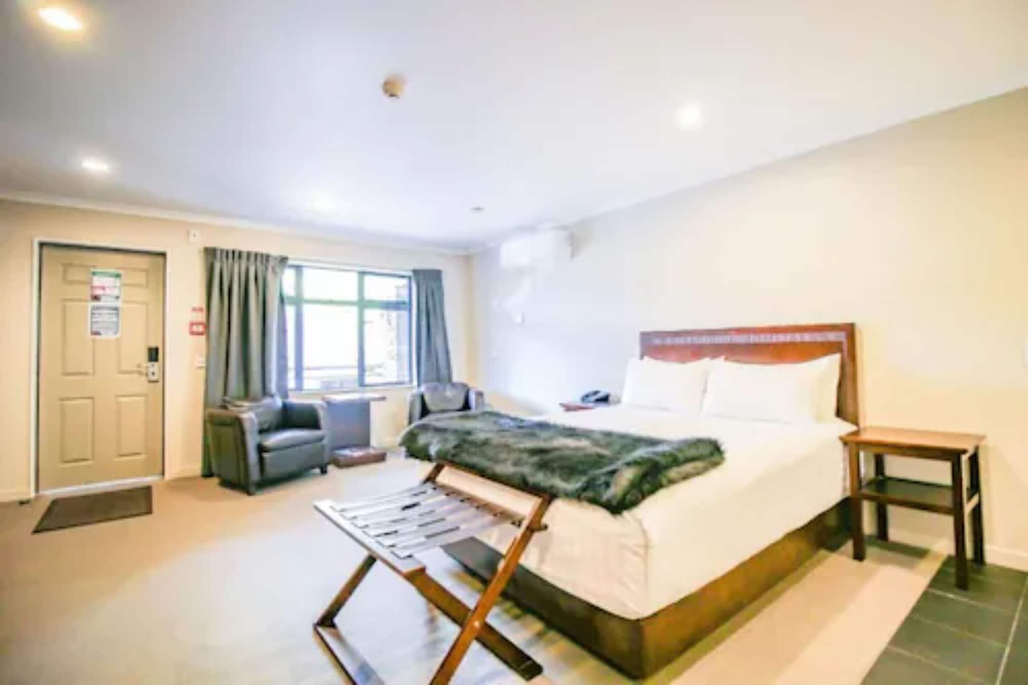 Aotea Motor Lodge Whanganui Exterior photo A typical hotel room