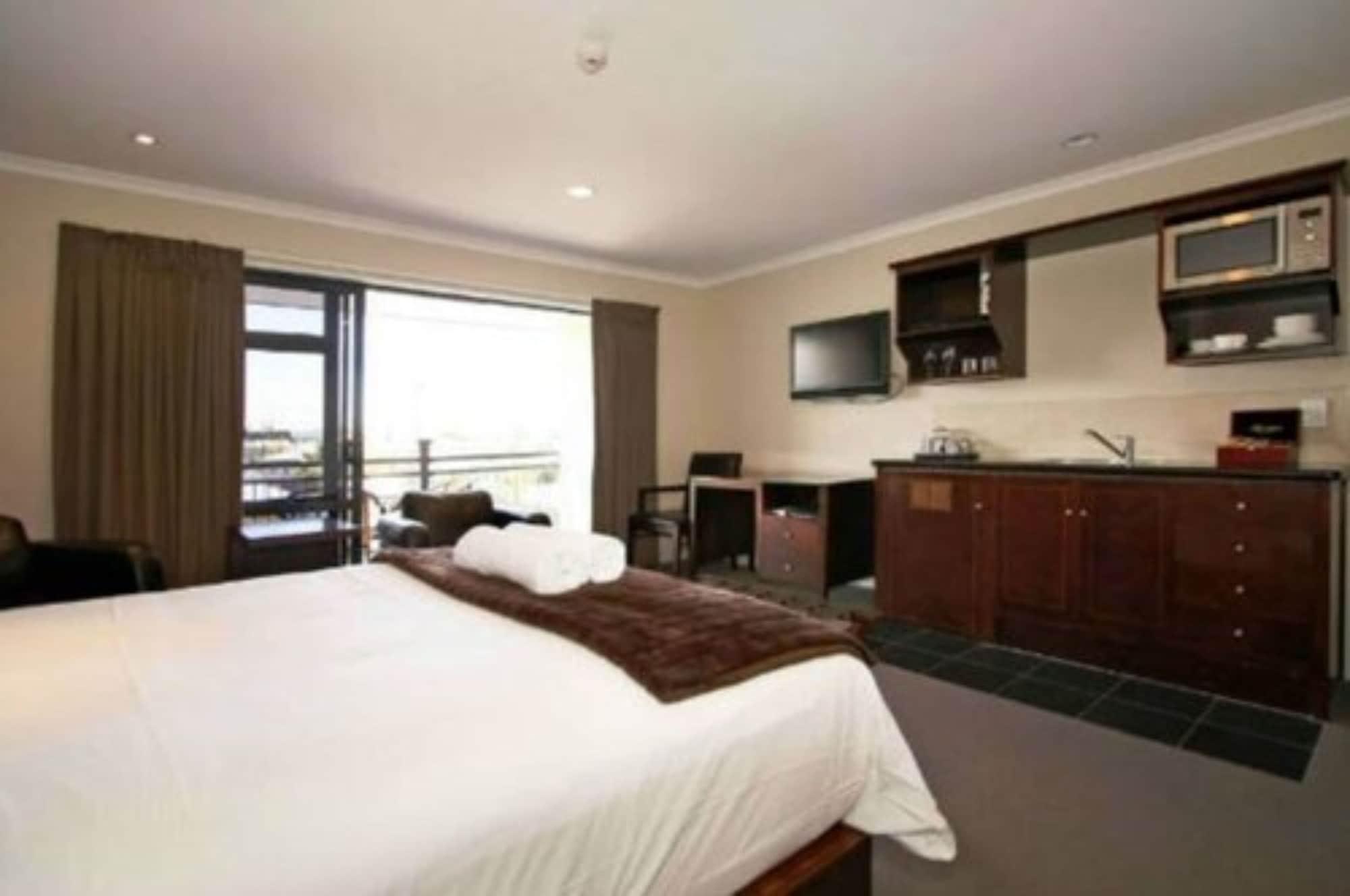 Aotea Motor Lodge Whanganui Exterior photo A studio apartment