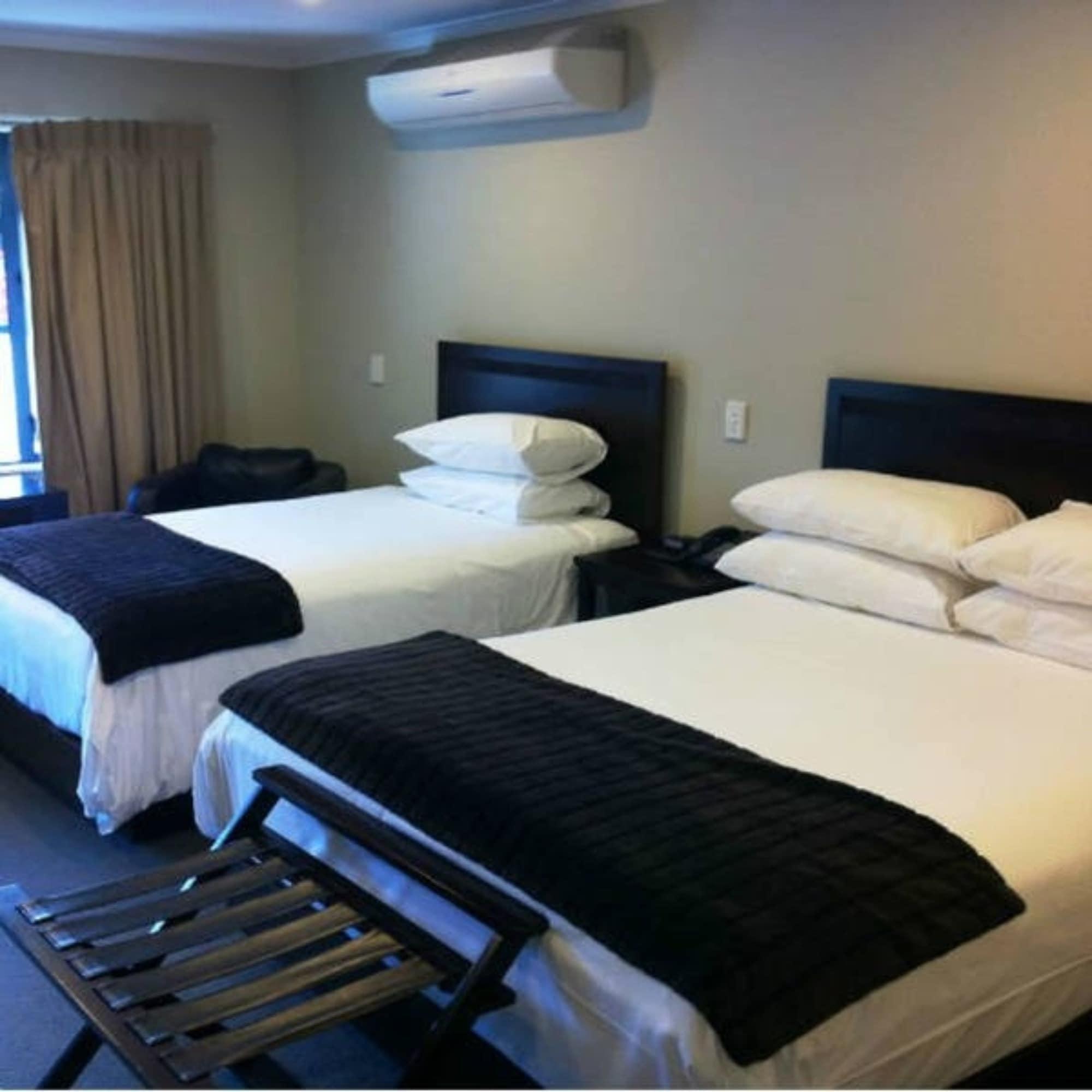 Aotea Motor Lodge Whanganui Exterior photo A typical room at the hotel