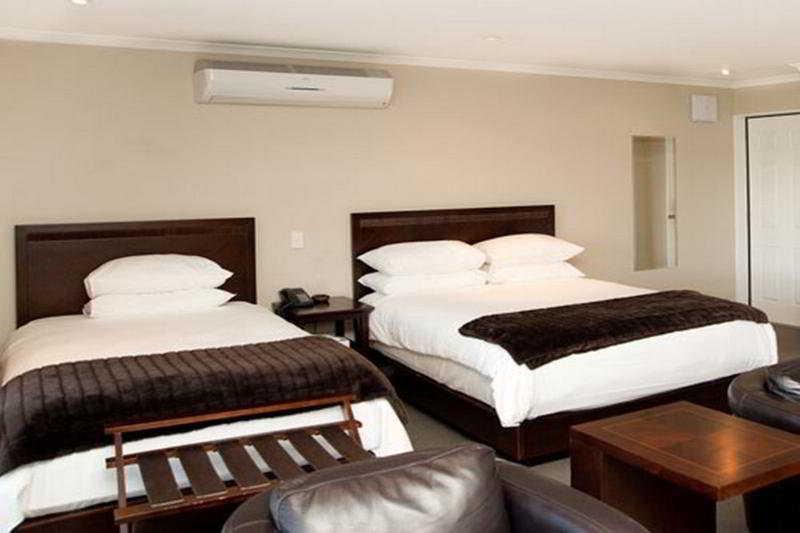 Aotea Motor Lodge Whanganui Exterior photo A room at the hotel