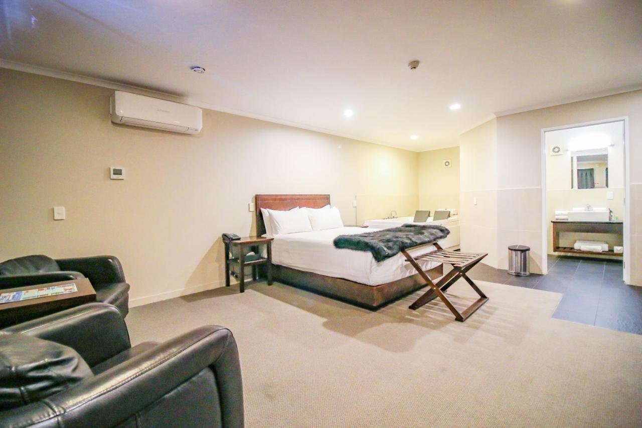 Aotea Motor Lodge Whanganui Exterior photo A typical room at the hotel