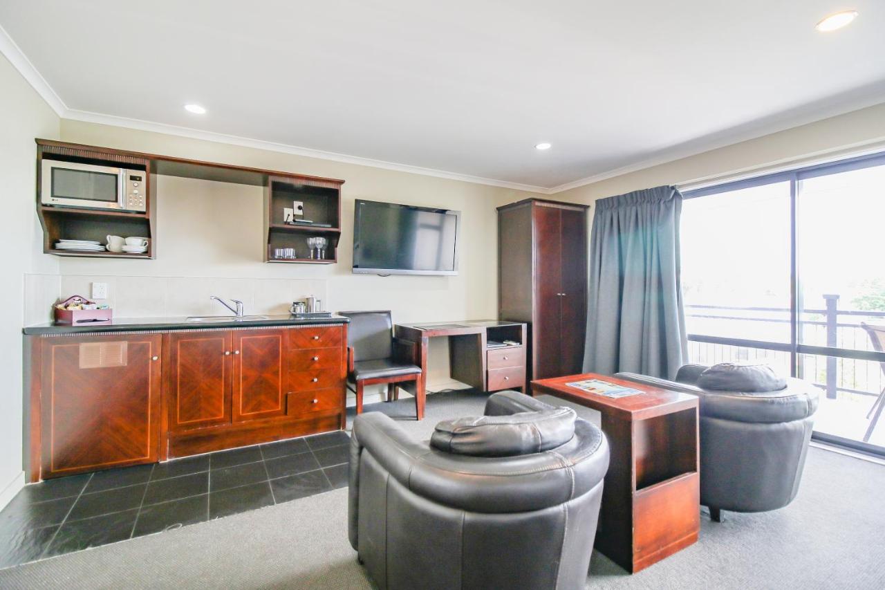 Aotea Motor Lodge Whanganui Exterior photo A typical studio apartment