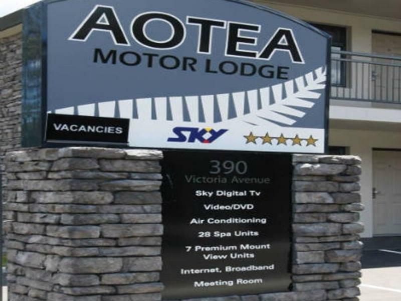 Aotea Motor Lodge Whanganui Exterior photo Sky TV advertisement on a motel