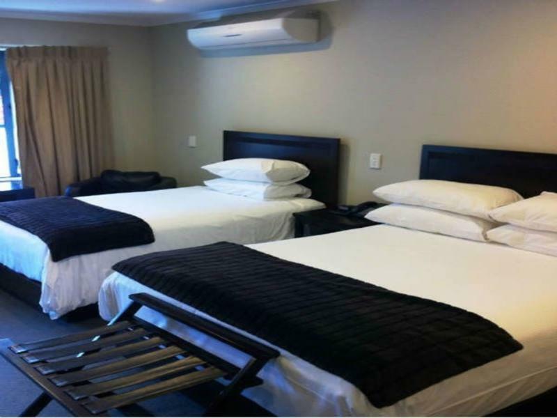 Aotea Motor Lodge Whanganui Exterior photo A room at the hotel
