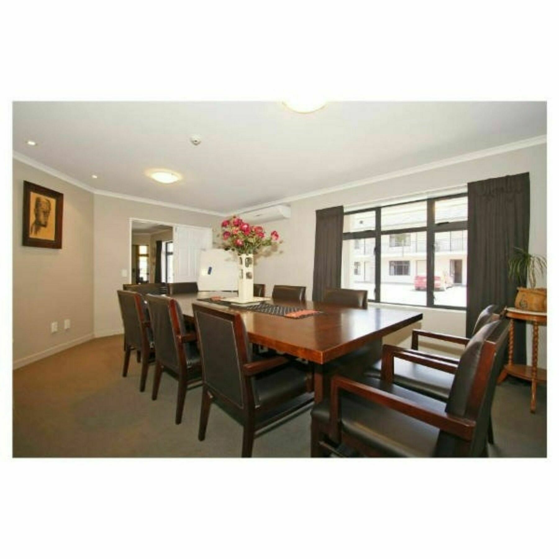 Aotea Motor Lodge Whanganui Exterior photo The boardroom at the University of Waikato's Centre for Management